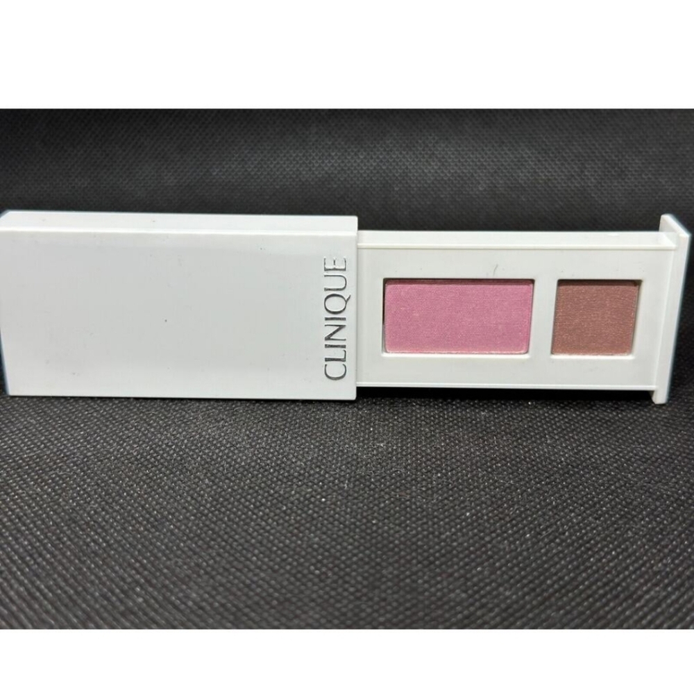 Clinique All About Shadow Duo Eyeshadow, 0.05 oz In Strawberry Fudge #14 - Picture 9 of 9
